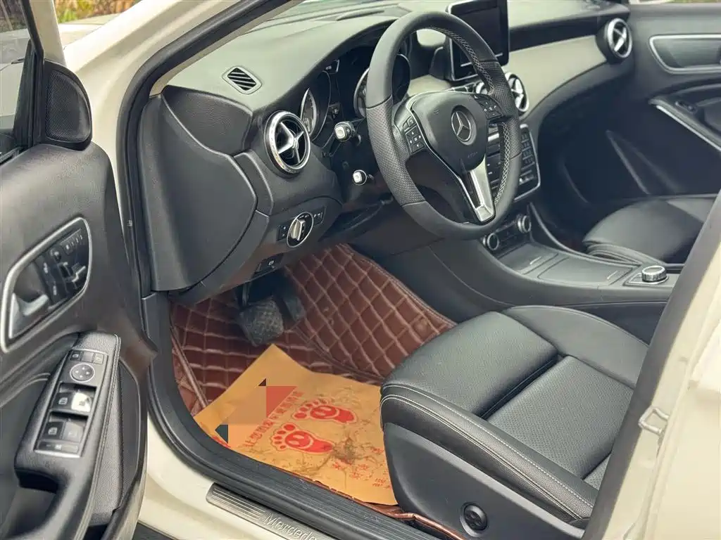 Mercedes-Benz GLA 2016 GLA 200 Dynamic фото 7