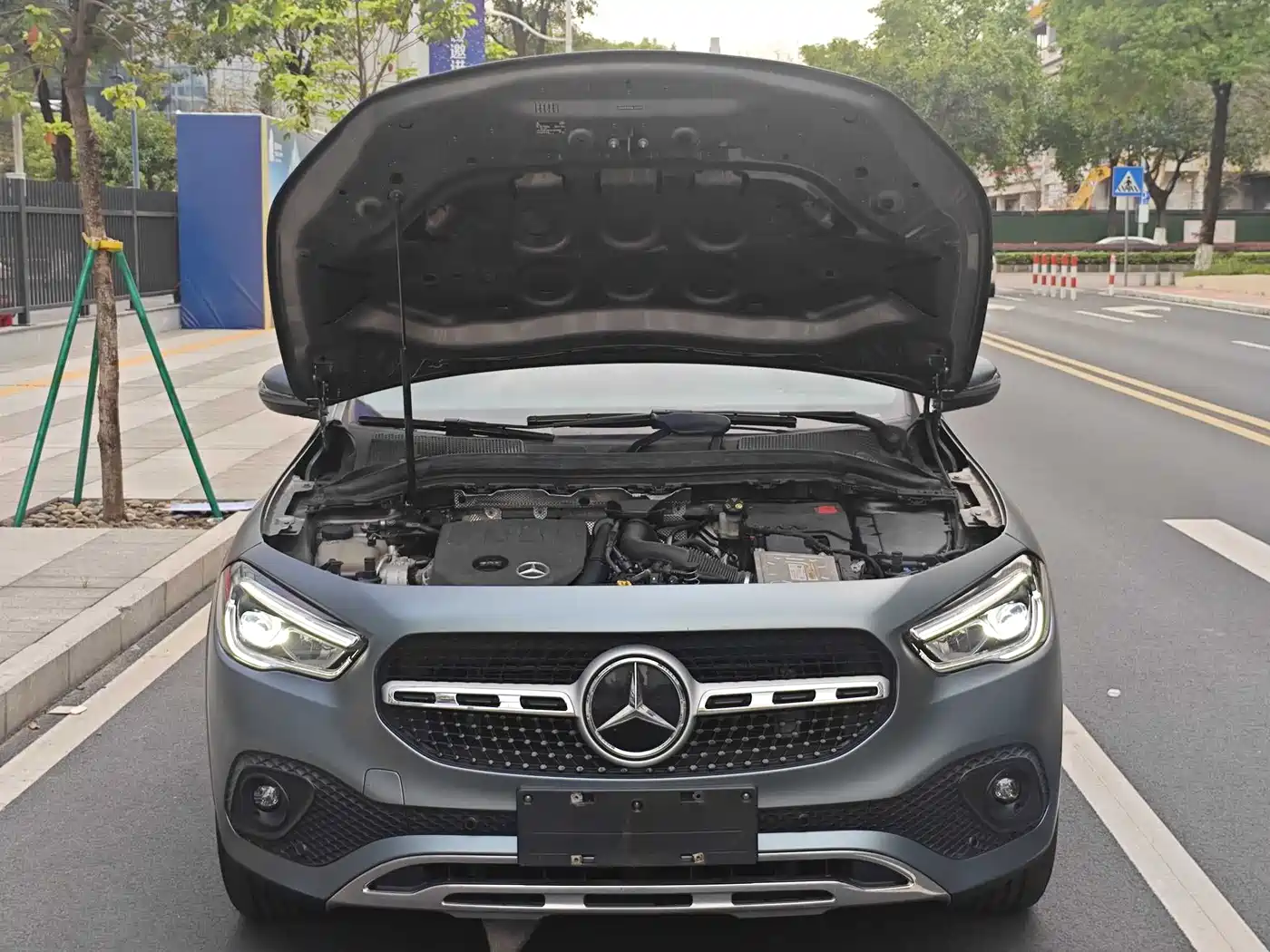 MERCEDES-BENZ GLA