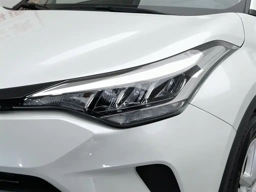 Toyota C-HR 2021 2.0L Comfort Edition фото 7