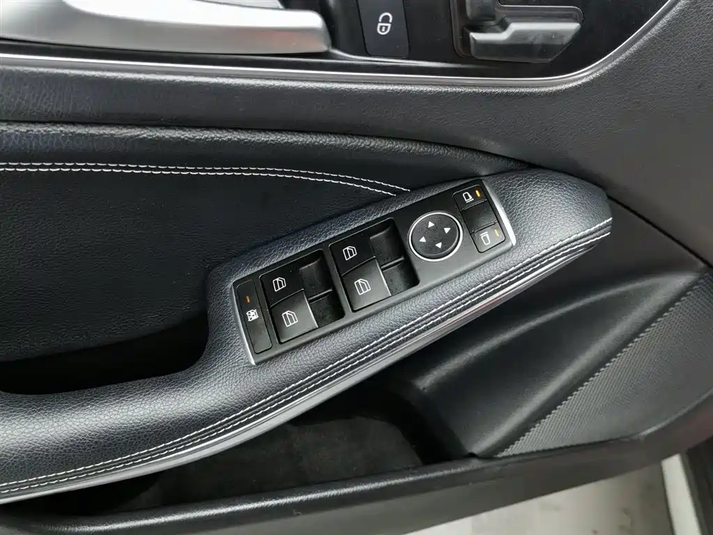 Mercedes-Benz GLA 2016 GLA 200 Dynamic фото 9