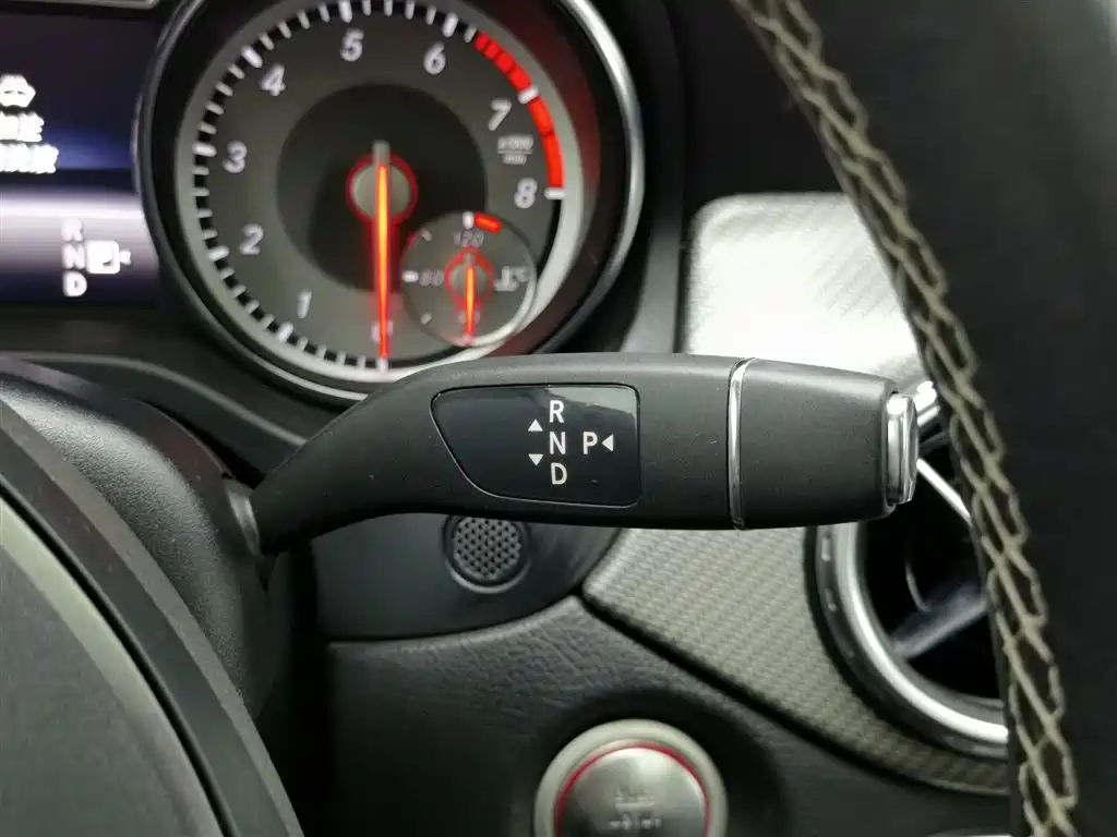 Mercedes-Benz GLA 2016 GLA 200 Dynamic фото 13
