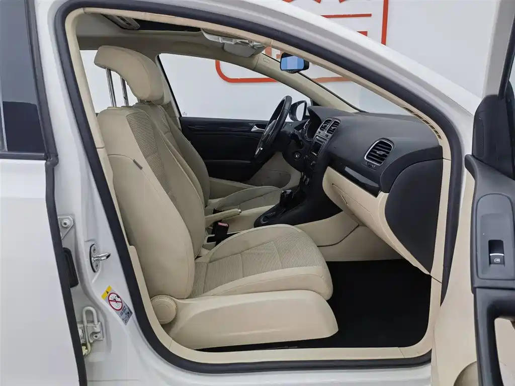 Volkswagen Golf 2012 1.4TSI Automatic Comfort фото 23