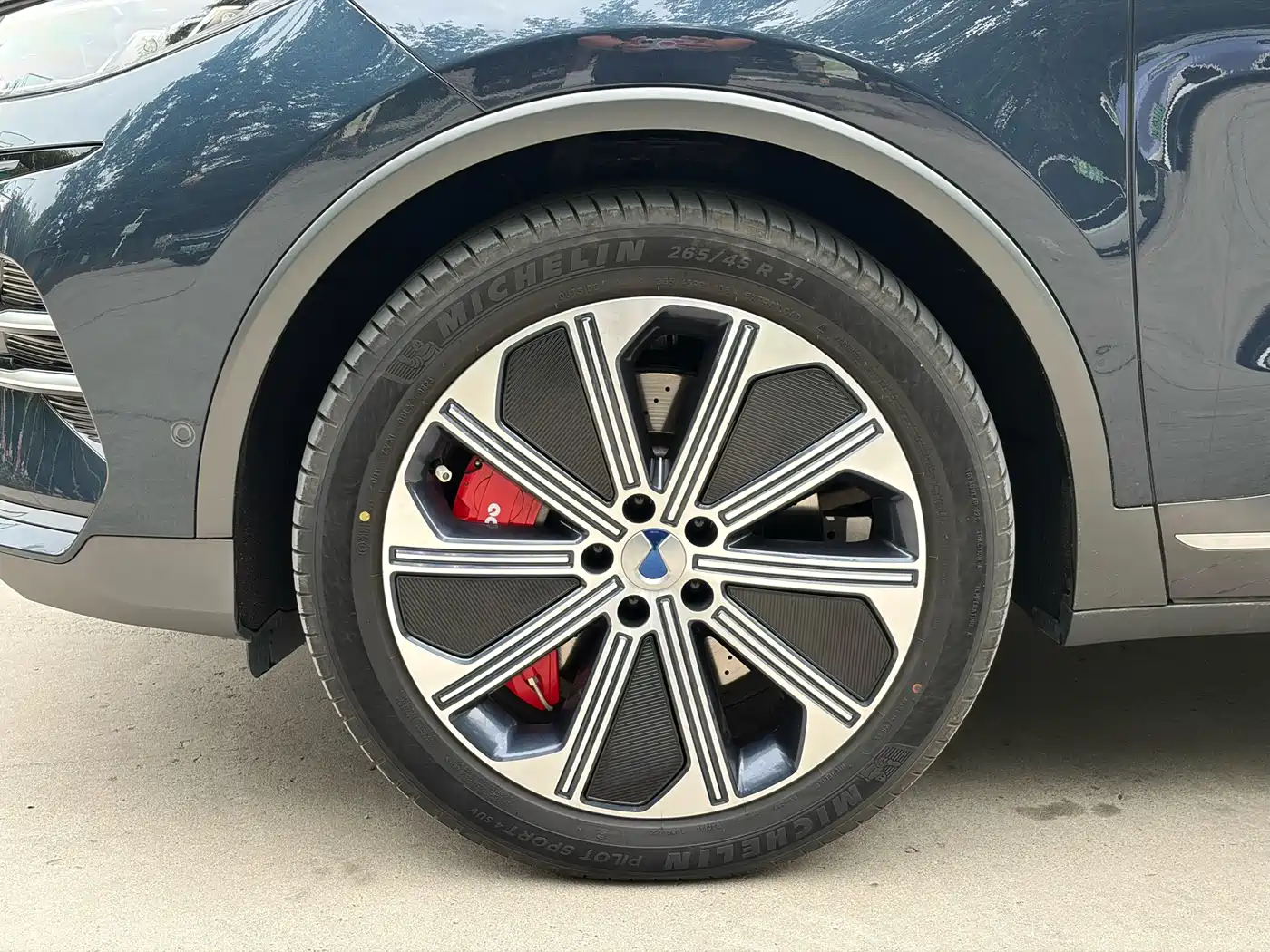 Denza N8 2023 4WD Super Hybrid Flagship 6-seater фото 10
