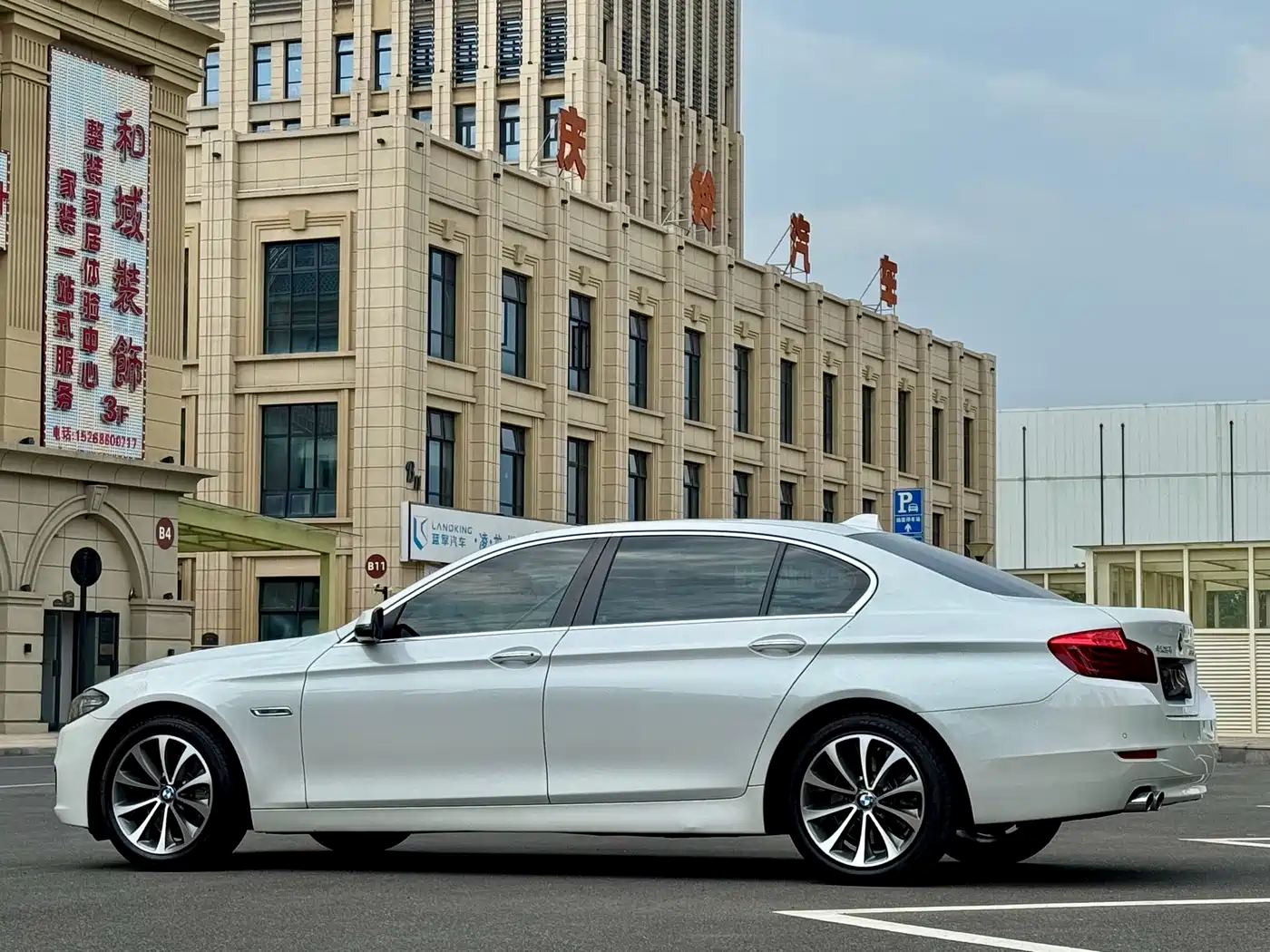 BMW 5 Series 2017 525Li Leading Edition фото 9