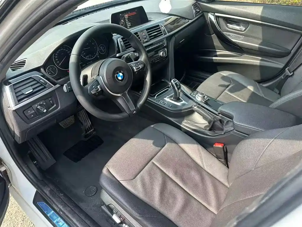 BMW 3 Series 2017 320Li M Sport фото 6