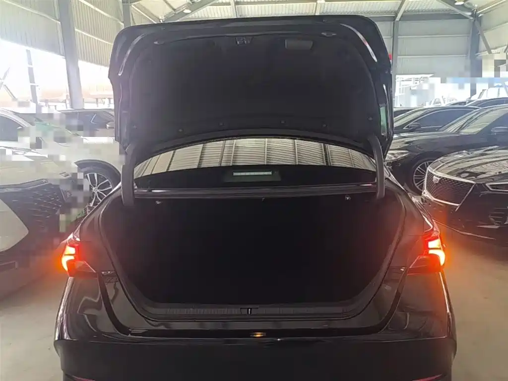 Toyota Avalon 2021 2.5L Luxury Edition фото 19
