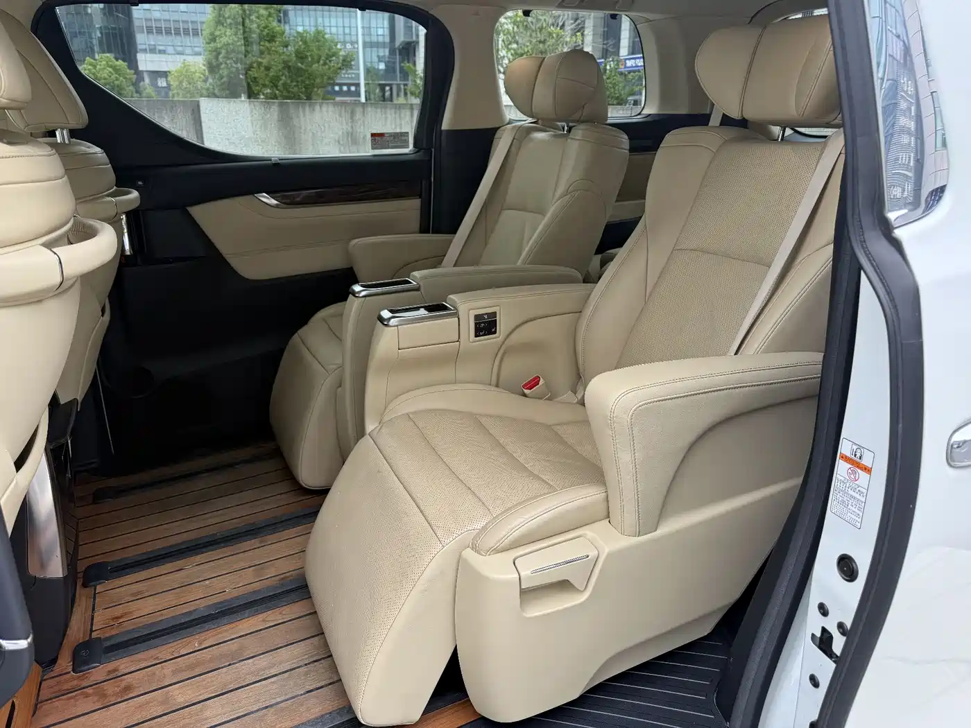 Toyota Alphard 2018 Facelift 3.5L Luxury Edition фото 9
