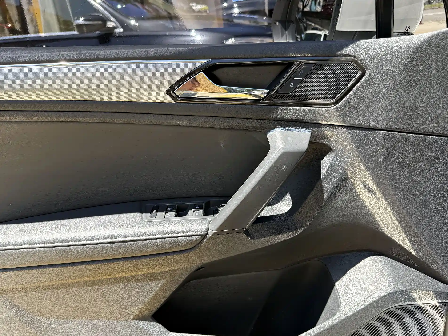 صورة 9 - Volkswagen Tiguan L