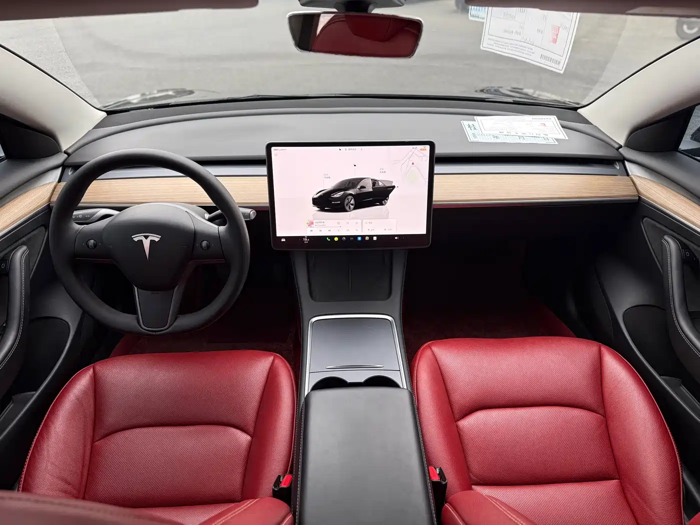 TESLA MODEL 3