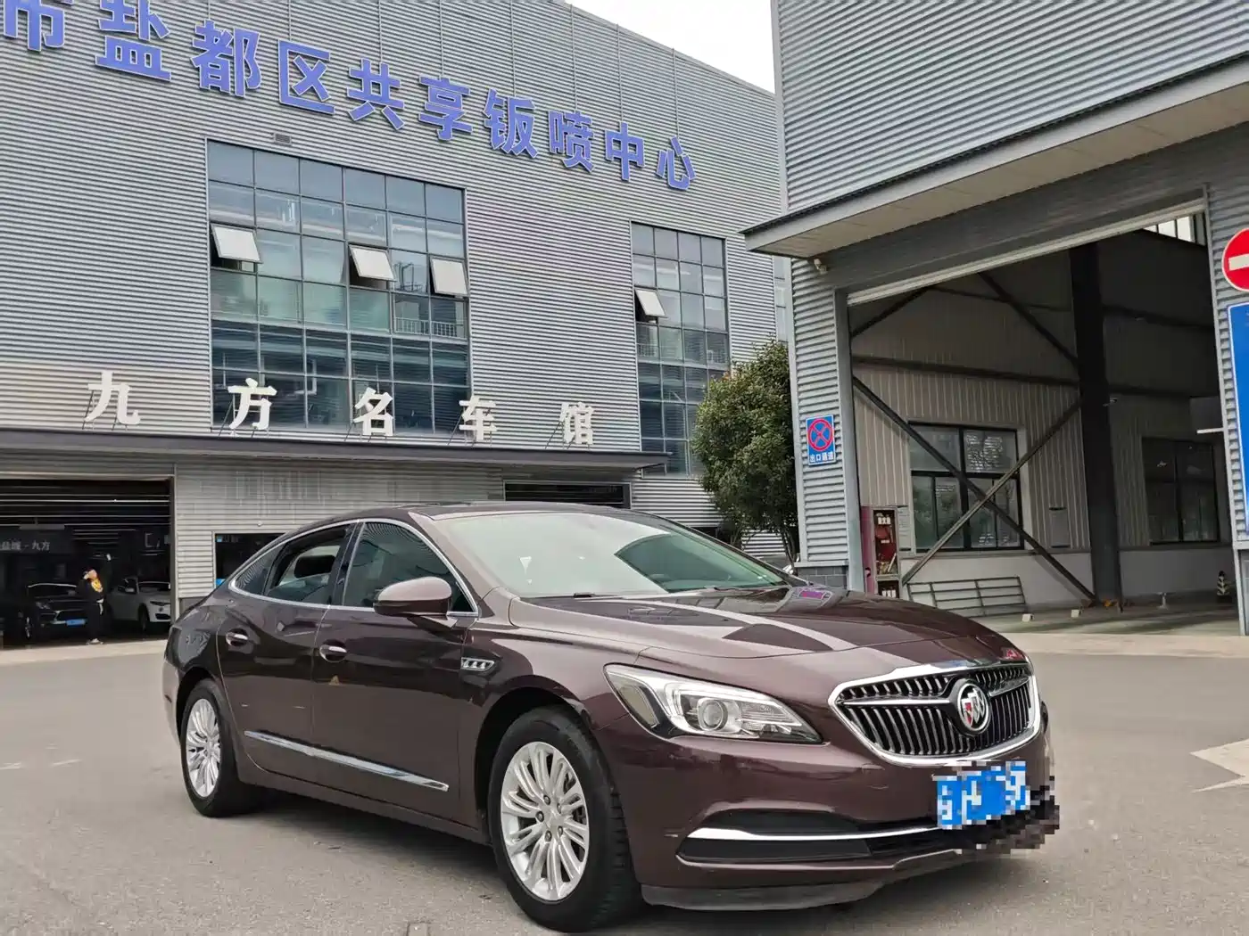 Buick LaCrosse 2018 Model 20T Leading Edition фото 3
