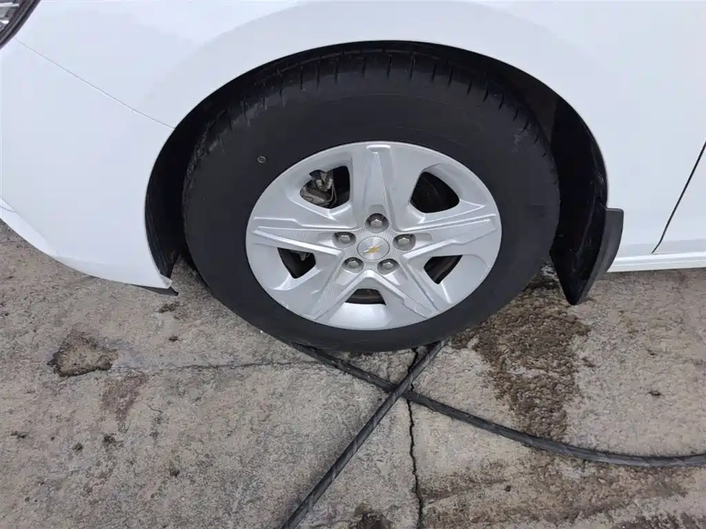Chevrolet Cavalier 2016 1.5L Manual Enjoyment Edition фото 23
