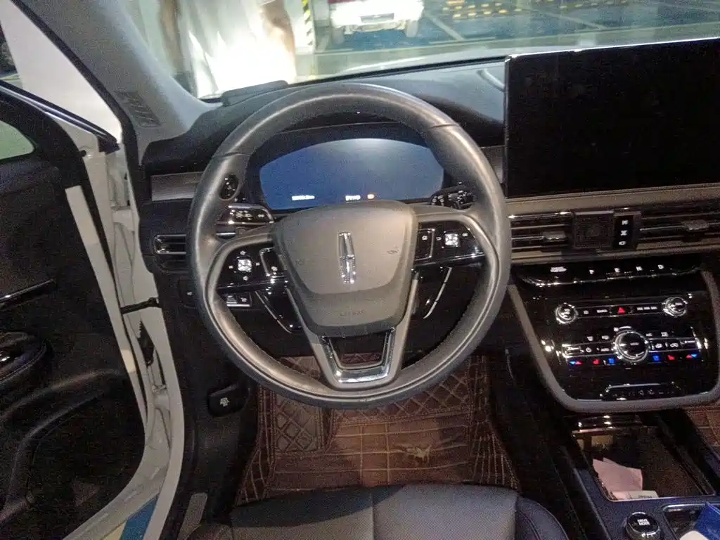 LINCOLN ADVENTURER