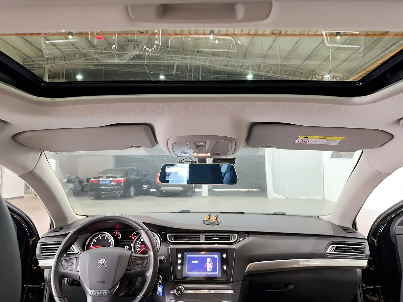 Peugeot 408 2015 Model 1.2T Automatic Luxury Edition фото 17