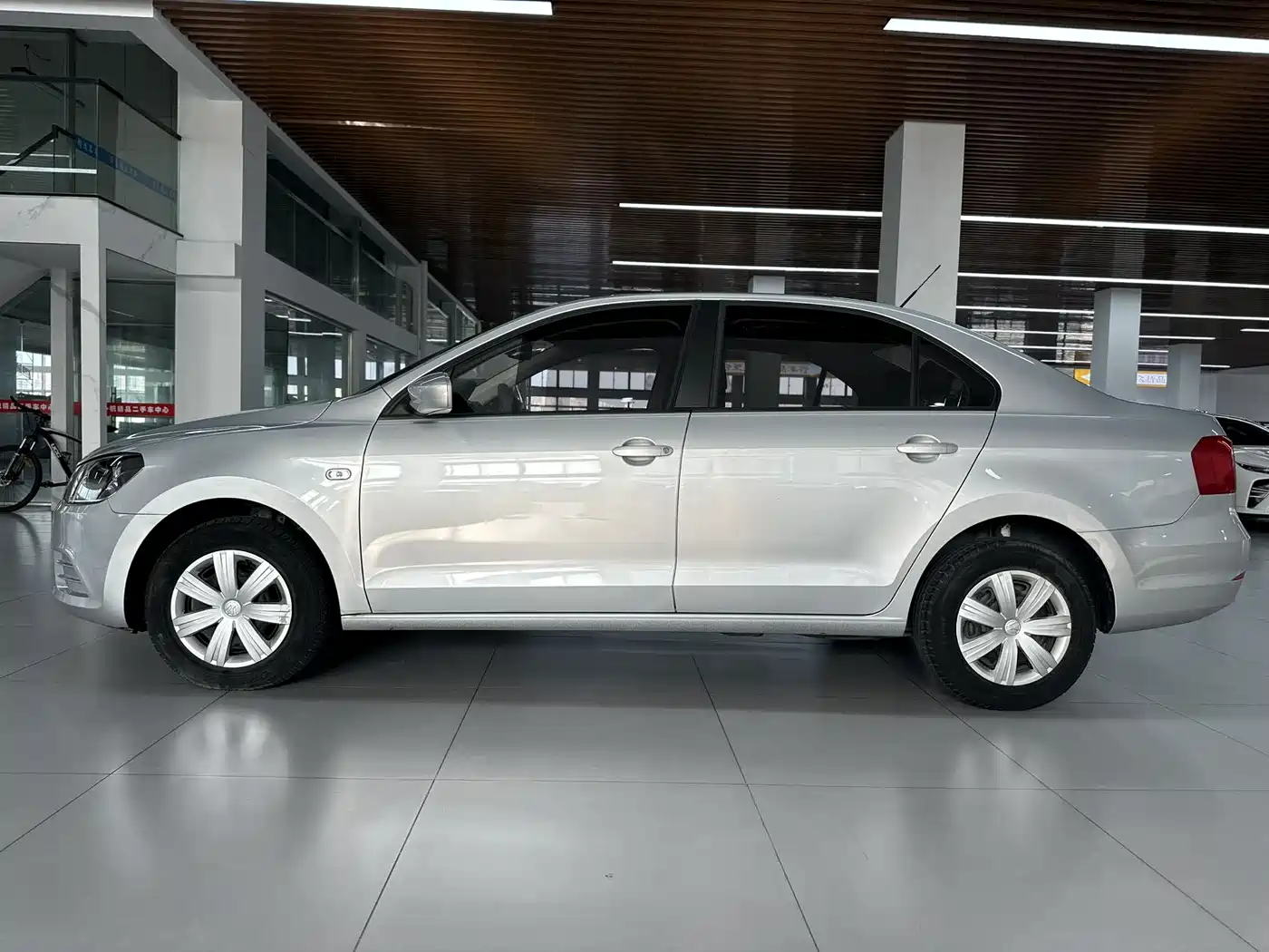 Volkswagen Jetta 2015 1.6L Auto Trend фото 8