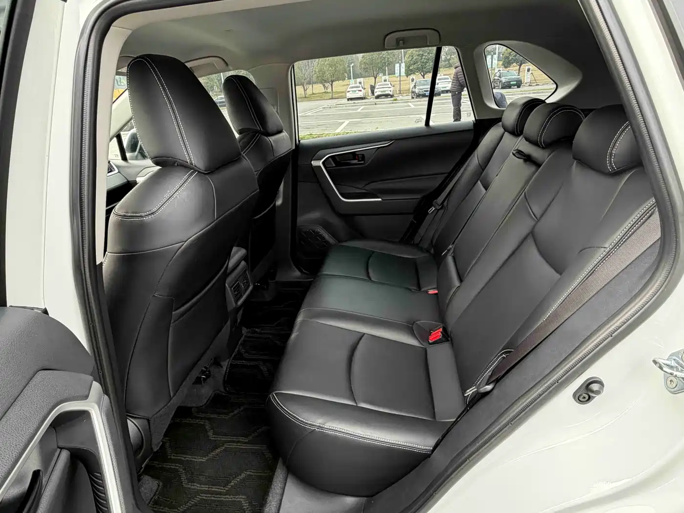 Toyota RAV4 Rongfang 2023 2.0L CVT 2WD Urban Edition фото 14