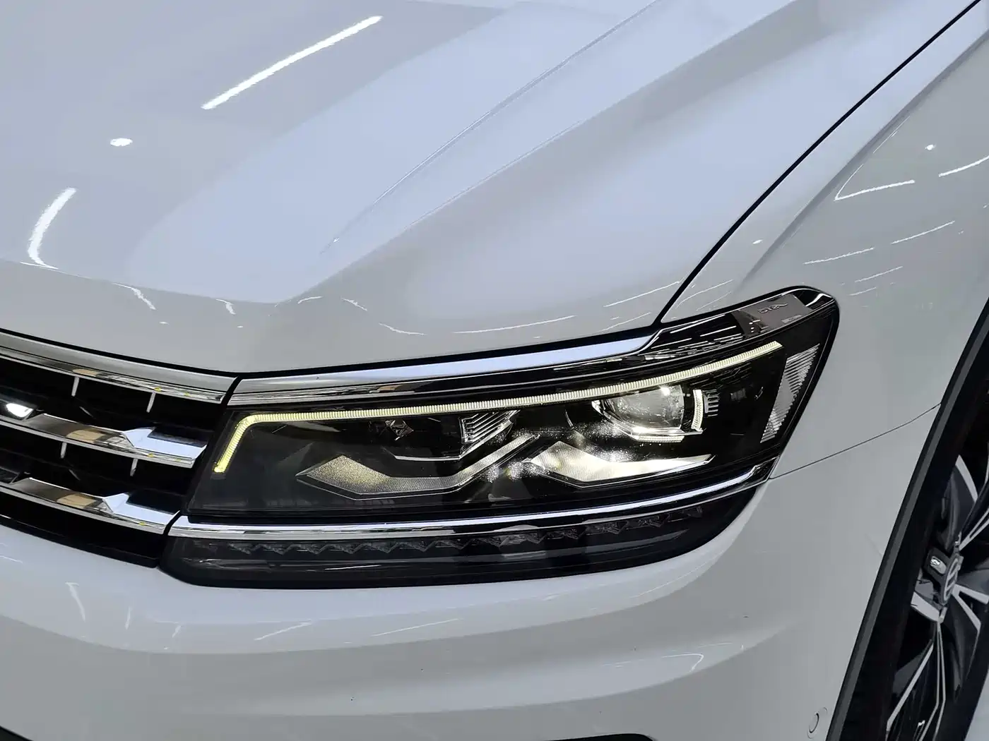 Volkswagen Tiguan L 2019 380TSI Auto 4WD Smart Luxury Edition China VI фото 21