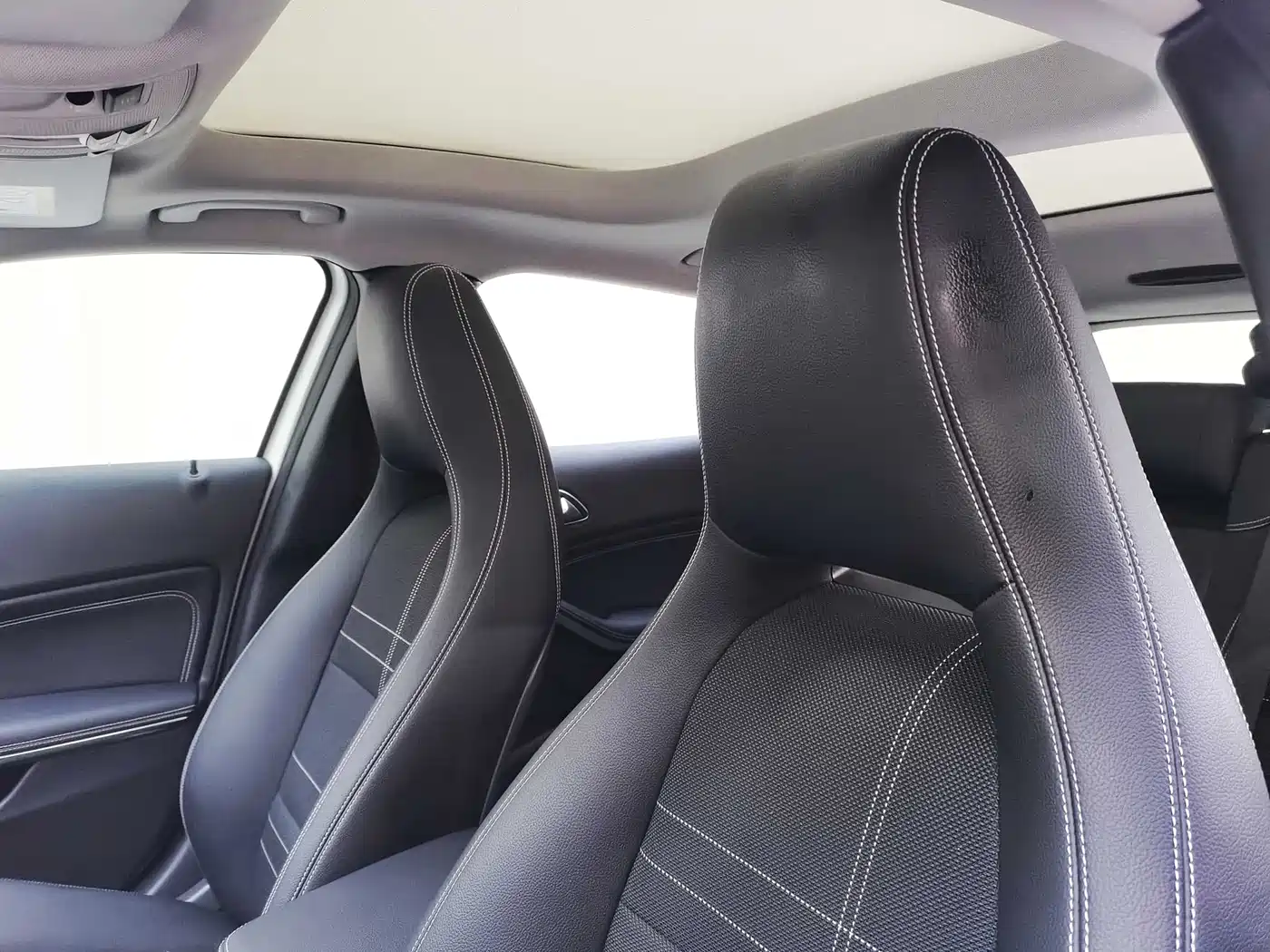Mercedes-Benz GLA (Import) 2015 GLA 200 фото 9