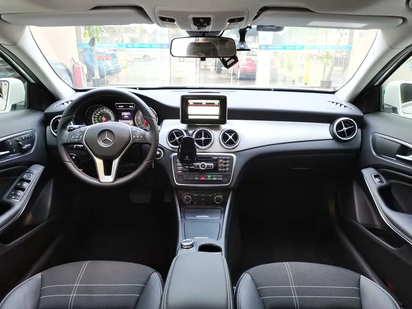 Mercedes-Benz GLA (Import) 2015 GLA 200 фото 11