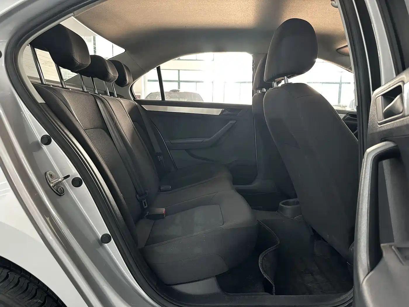 Volkswagen Jetta 2015 1.6L Auto Trend фото 11