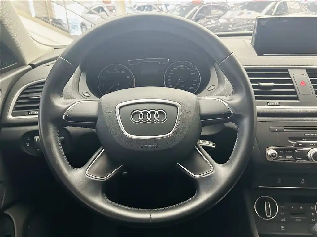 Audi Q3 2018 30th Anniversary Edition 30 TFSI Standard фото 15