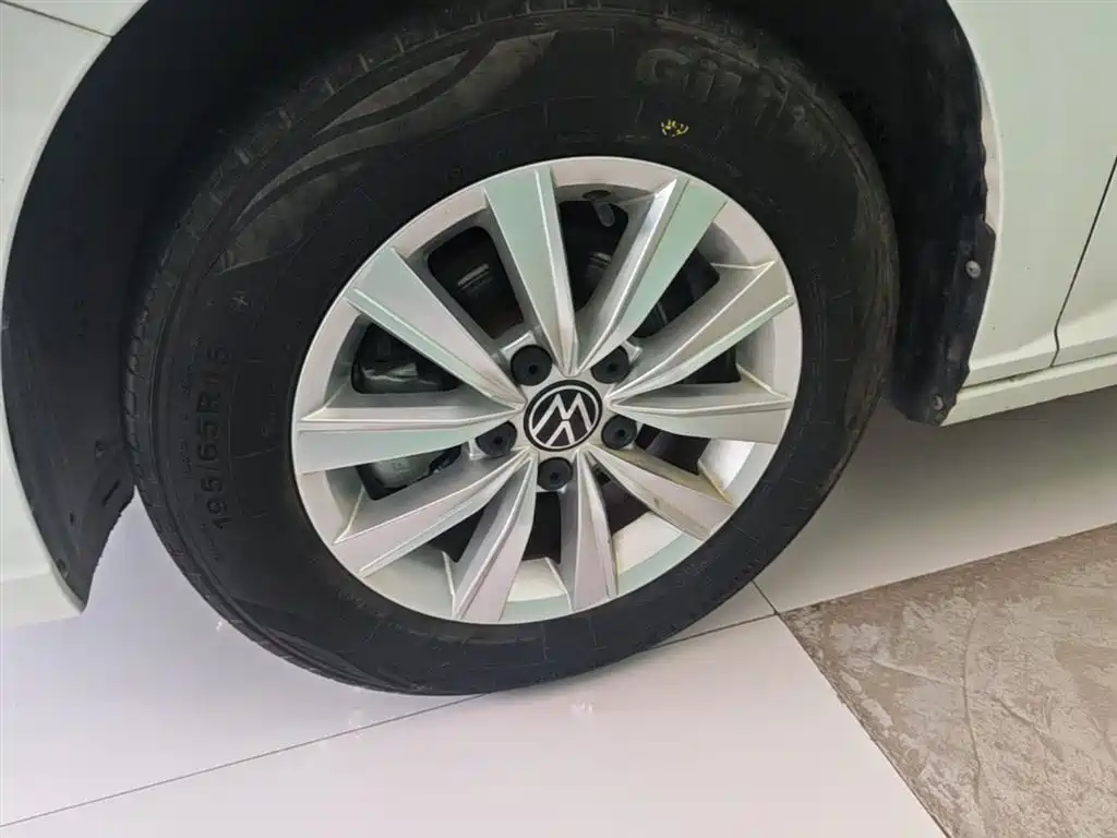 Volkswagen Lavida 2023 Facelift 1.5L Auto Comfort Edition фото 23