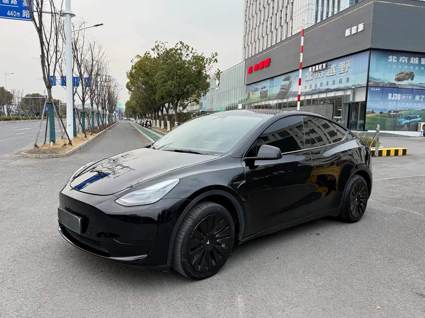 TESLA MODEL Y