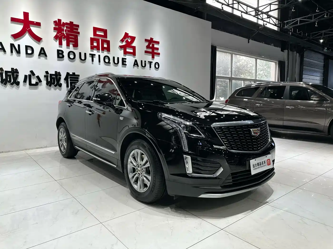 Cadillac XT5 2021 2.0T 2WD Luxury Edition фото 3