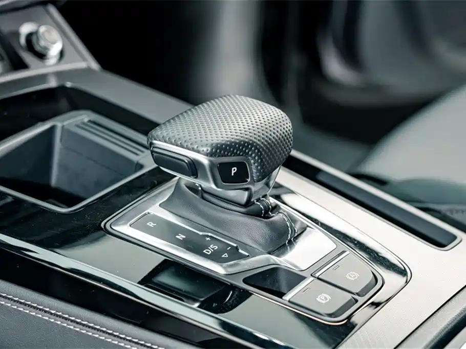 Audi Q5L 2024 Model 40 TFSI Luxury Dynamic фото 14