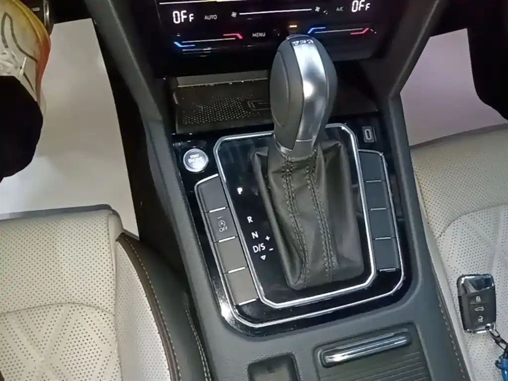 Volkswagen Magotan 2023 Model 2 Million Commemorative Edition 380TSI DSG Flagship фото 14