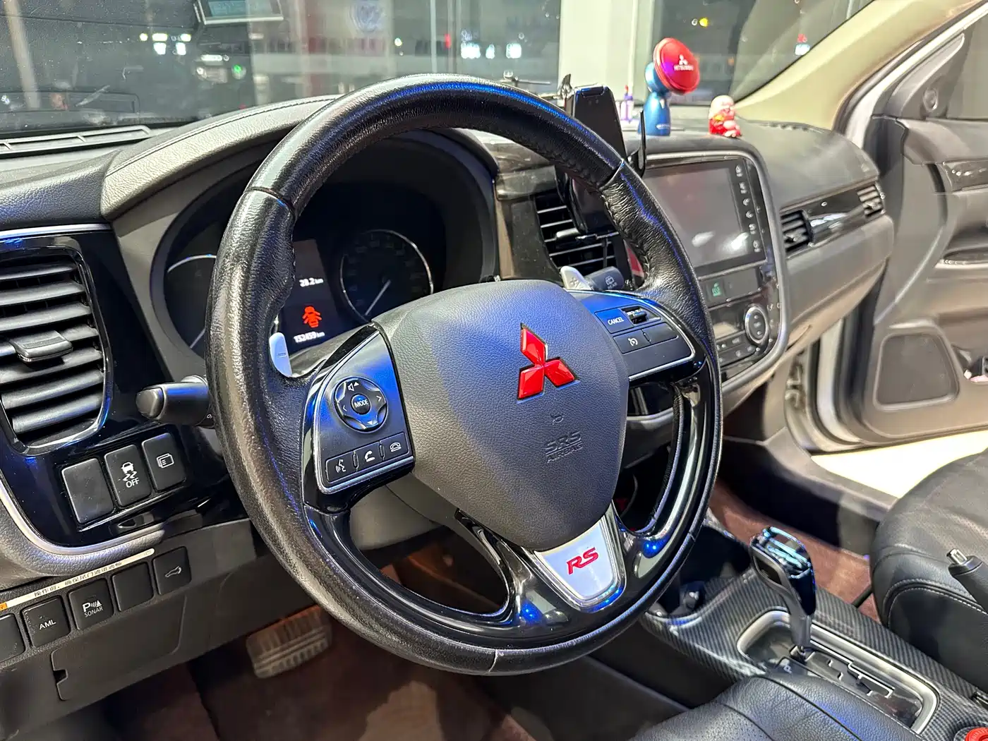 MITSUBISHI OUTLANDER