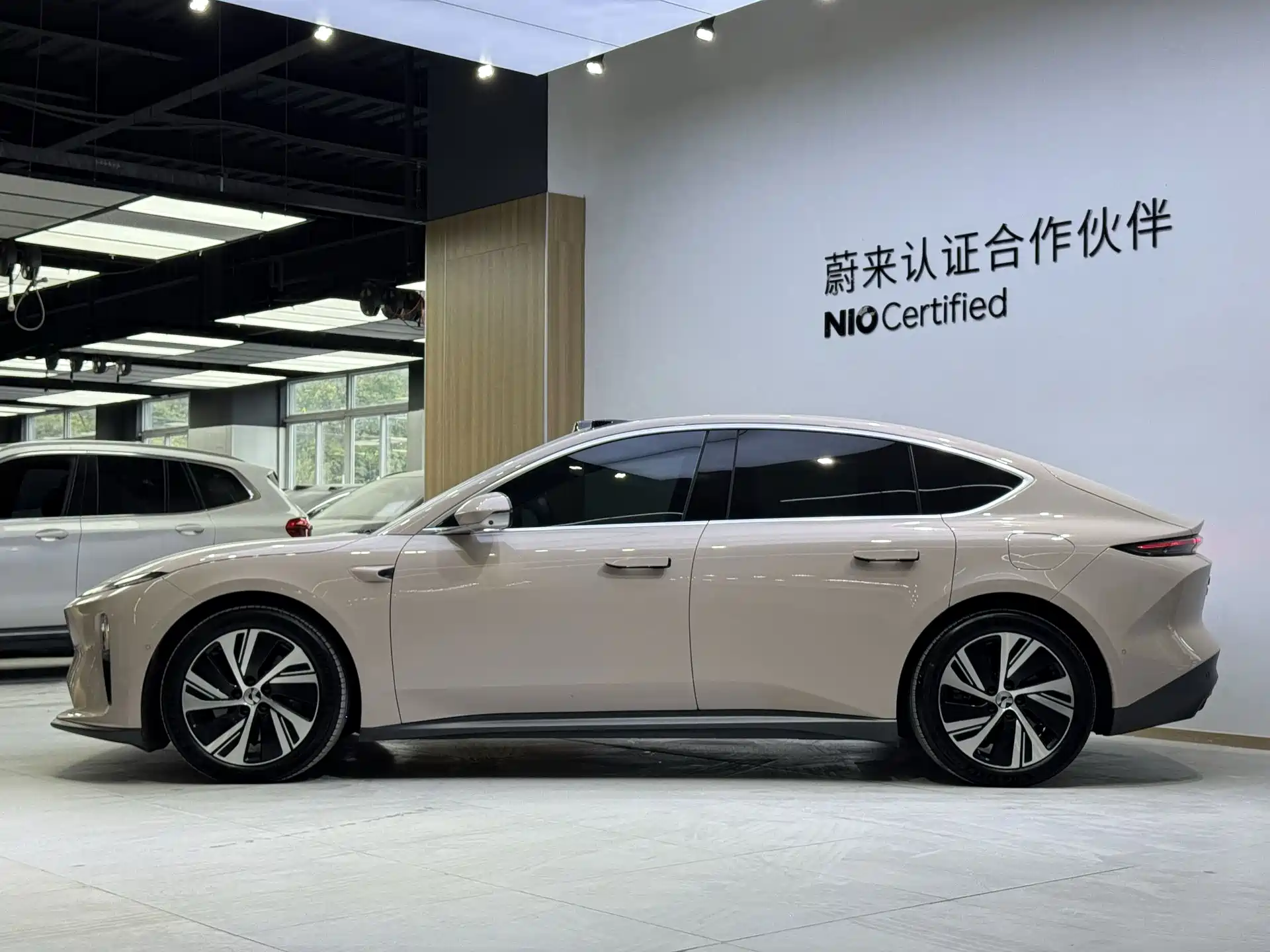 Фото 4 - NIO ET5
