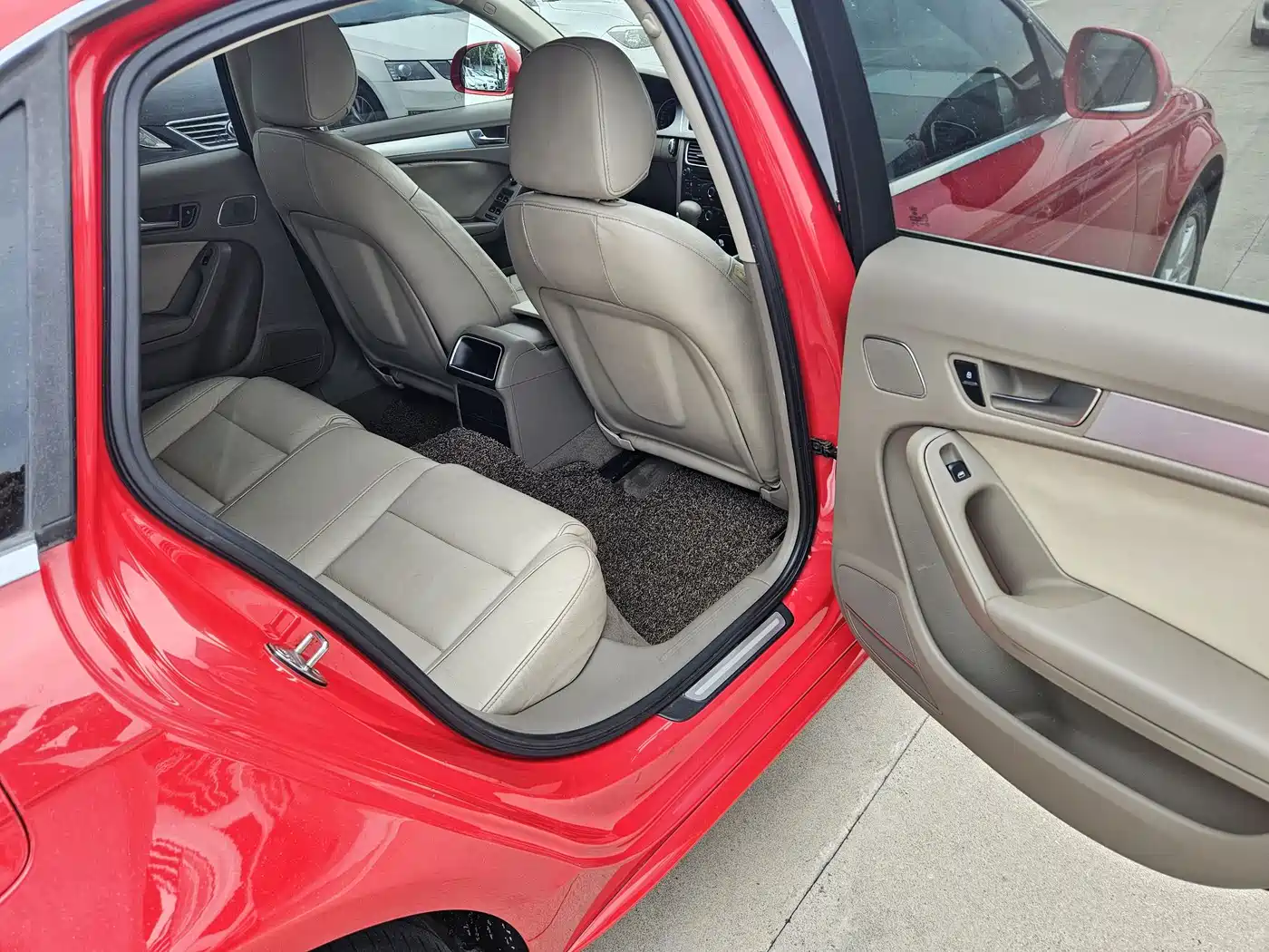 Audi A4L 2010 2.0 TFSI Standard фото 14