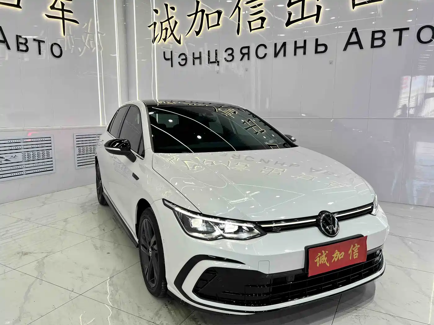 Volkswagen Golf 2023 Facelift 280TSI DSG R-Line Lite фото 3