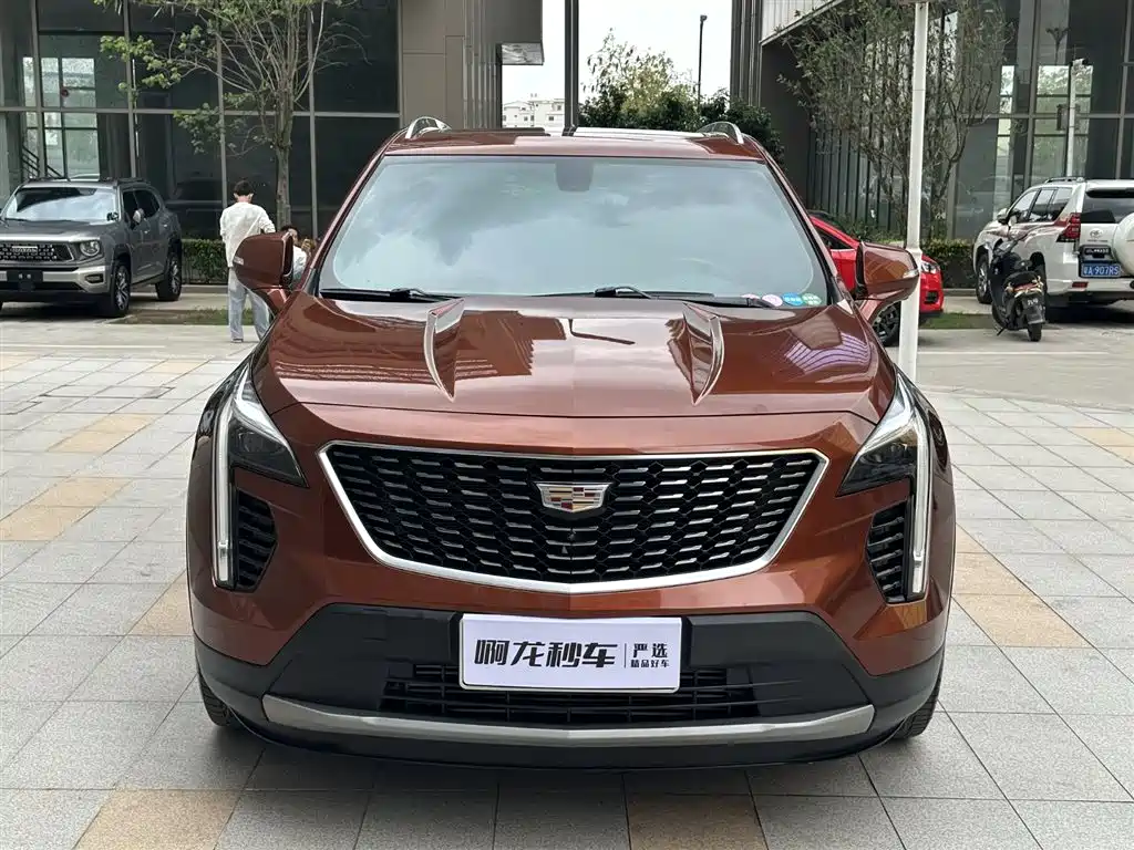 CADILLAC XT4