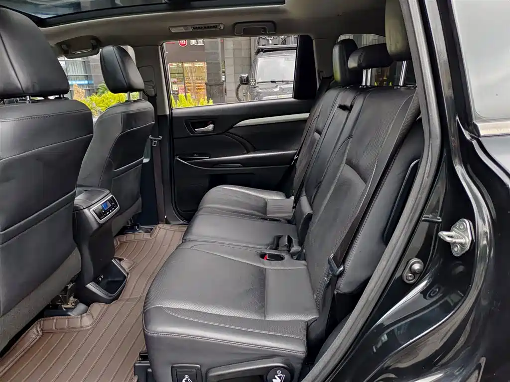 Toyota Highlander 2018 2.0T 4WD Luxury 7-seater China VI фото 8