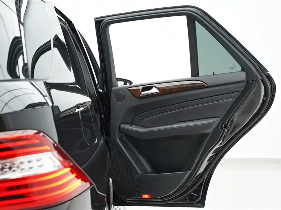 Mercedes-Benz M-Class 2014 ML 400 4MATIC Luxury фото 29