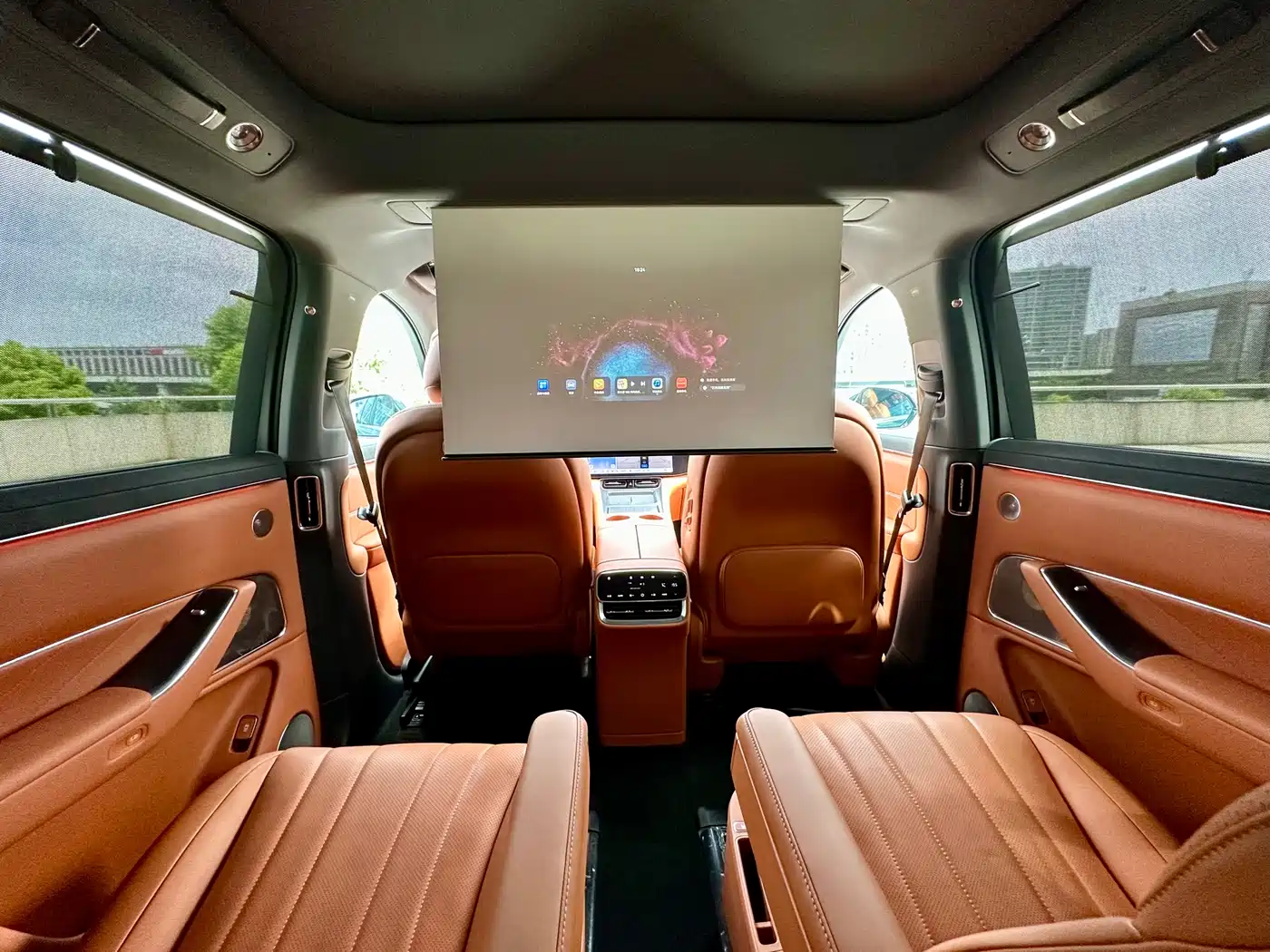 AITO Wenjie AITO M8 2025 Extended Range Ultra 53.4kWh 6-Seater фото 8
