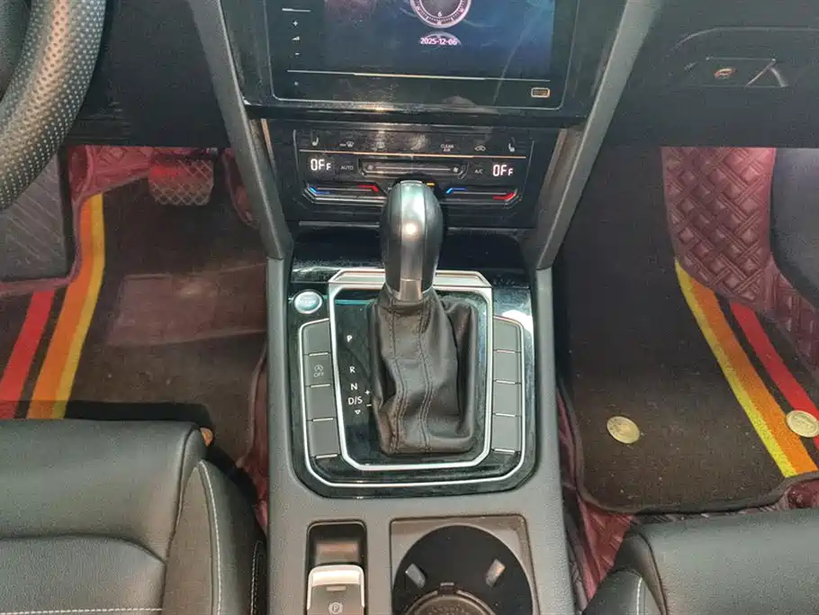 Volkswagen Magotan 2020 330TSI DSG Leading фото 16