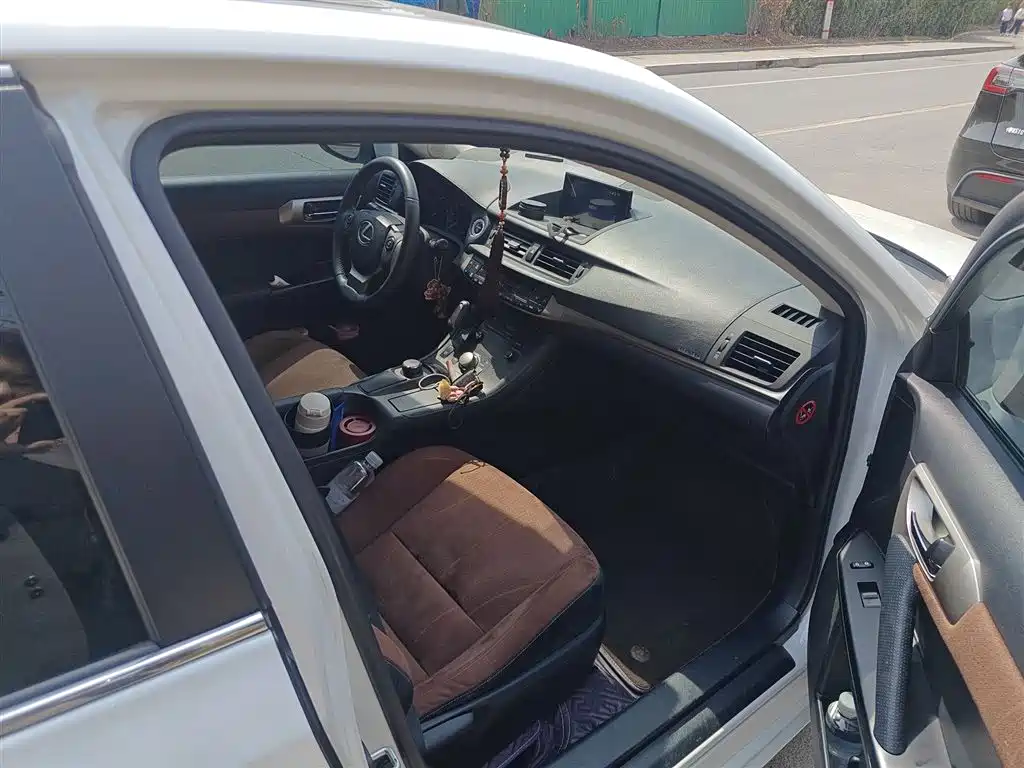 Lexus CT 2014 CT200h Comfort Edition Dual Tone фото 19