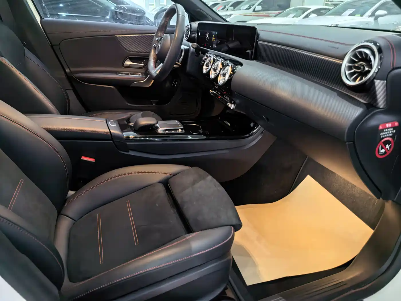 Mercedes-Benz A-Class 2024 A 200 L Fashion Edition фото 10
