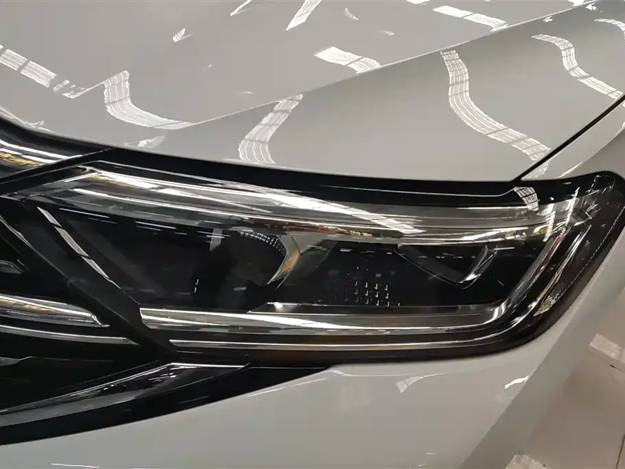 Volkswagen Sagitar 2025 300TSI DSG Surpass Edition фото 5