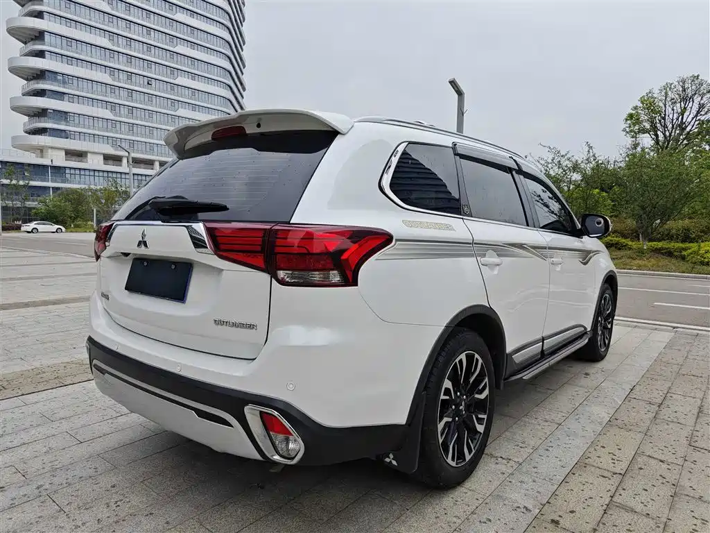 Mitsubishi Outlander 2019 2.0L 2WD Enjoy Edition 7-seater China V фото 4