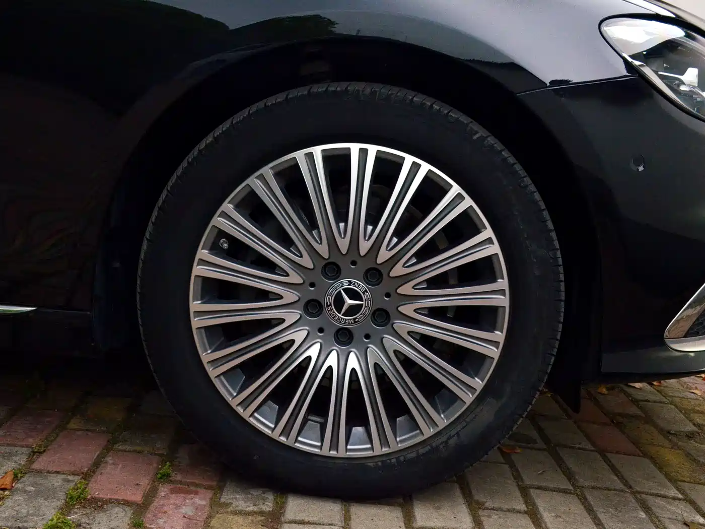 Mercedes-Benz E-Class 2023 E 300 L Fashion фото 6