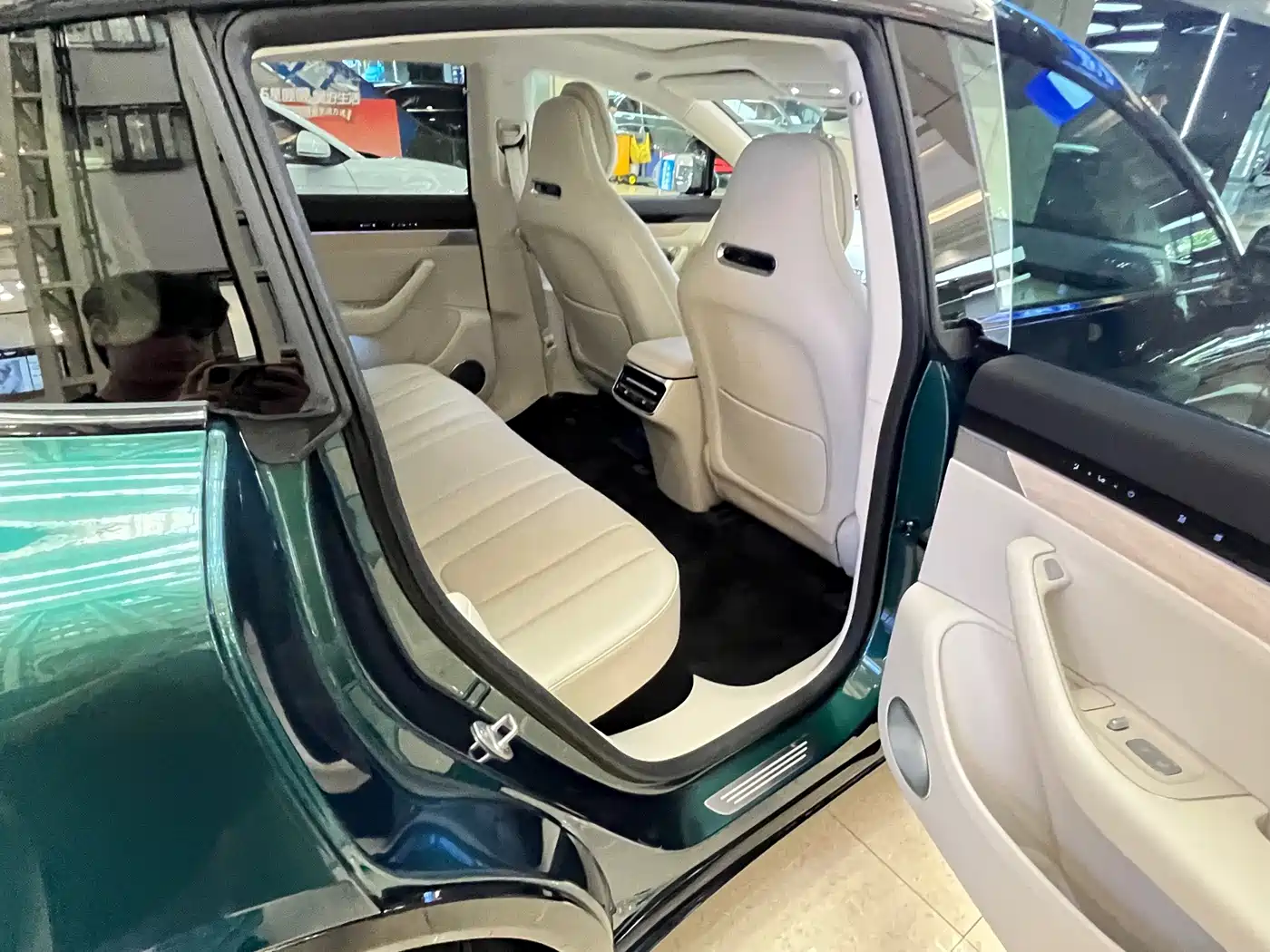 Zhijie Luxeed R7 2026 2025 Extended Range 360km Max