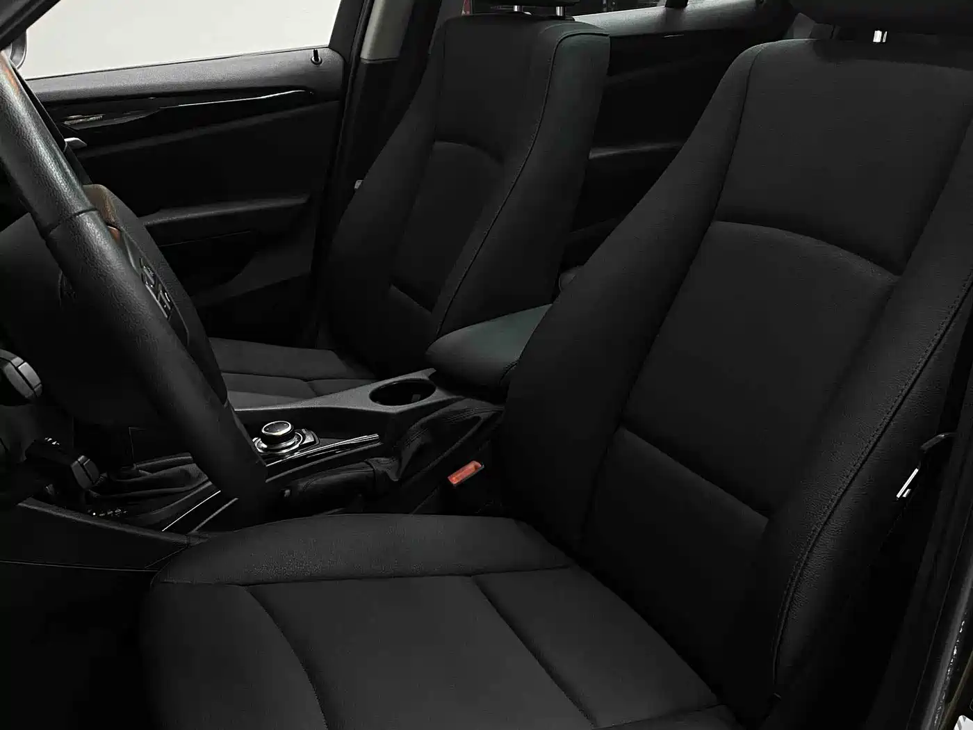 BMW X1 (Import) 2012 sDrive18i Luxury фото 7