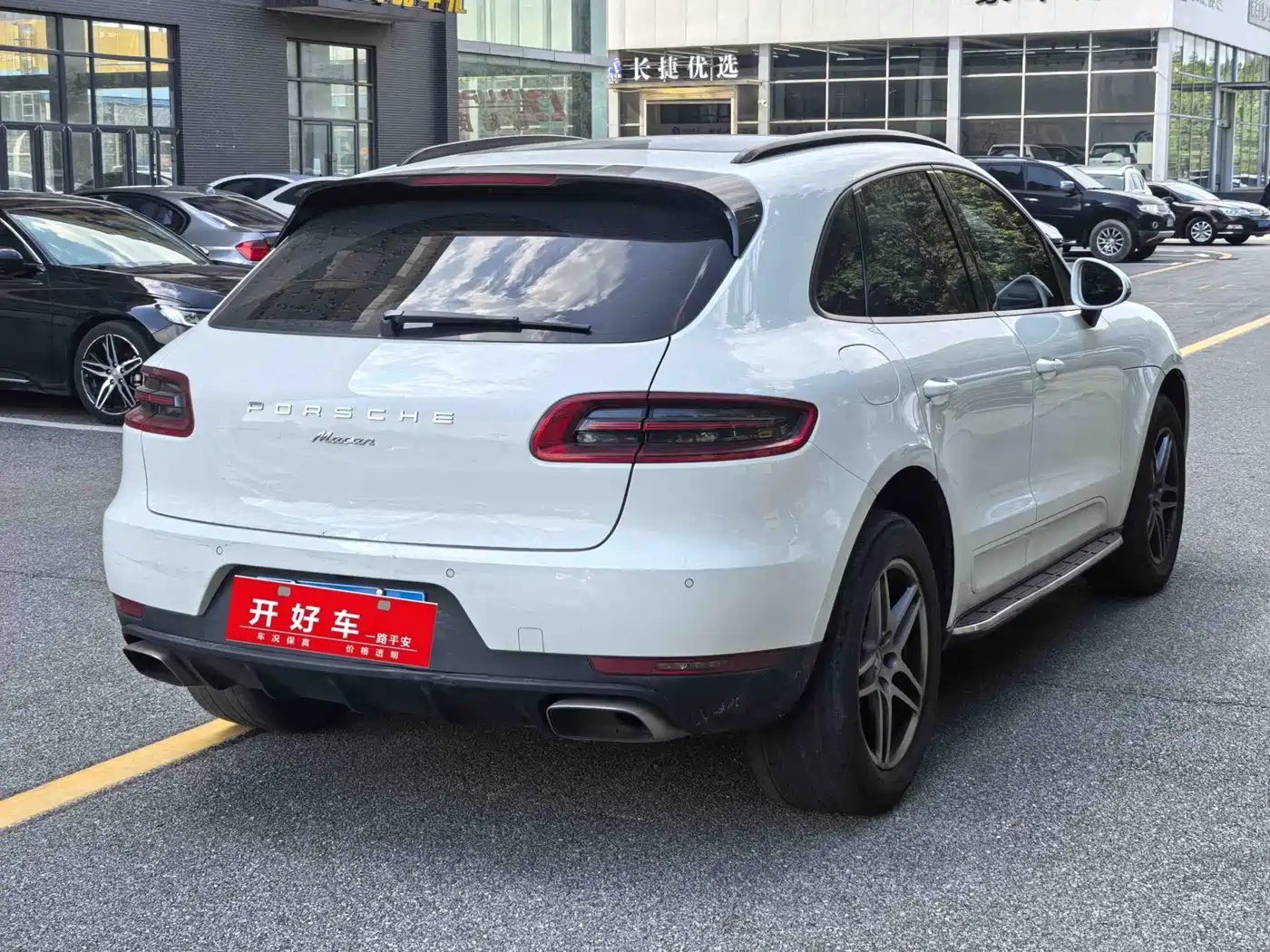 Porsche Macan 2016 Macan 2.0T фото 3