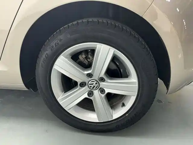 Volkswagen Golf 2015 1.6L Automatic Comfort фото 14