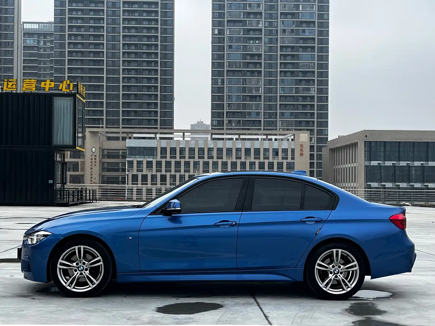 BMW 3 Series 2017 320i M Sport фото 4