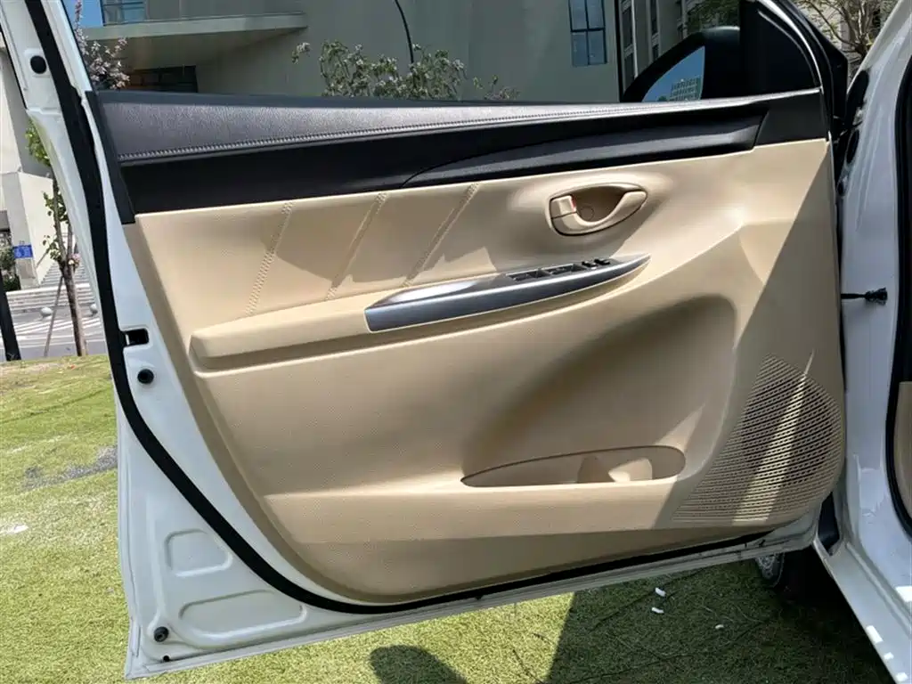 Toyota YARiS L Zhi Xuan 2014 1.5G Automatic Dynamic Edition фото 4