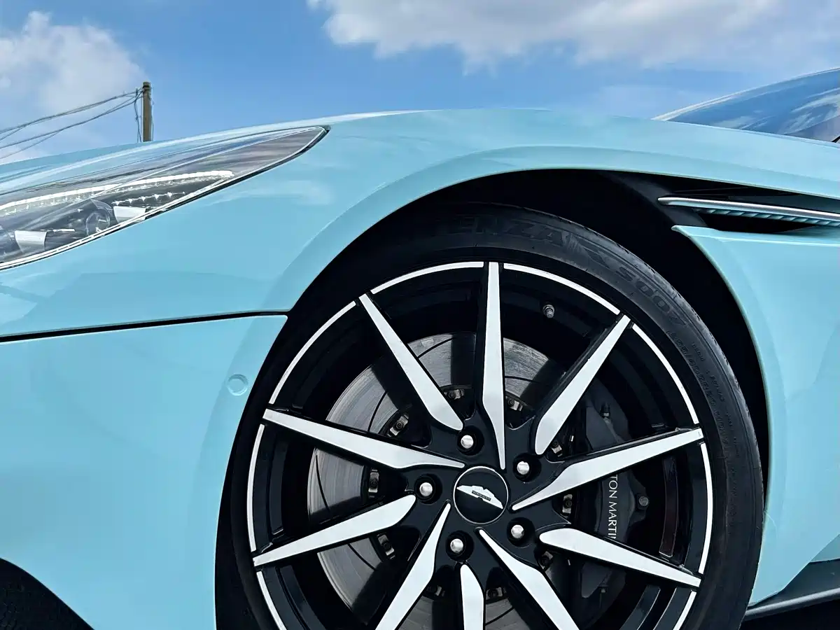 Aston Martin DB11 2019 Model 4.0T V8 Coupe фото 6